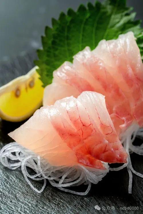 草鱼吊养60-70天养殖户能从6元斤卖到105元斤!玄机在哪?(图1)