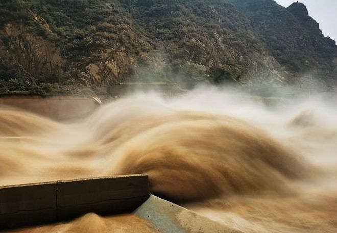 早就该炸掉？令陕西人民怨声载道的三门峡大坝是壮举还是教训？(图14)