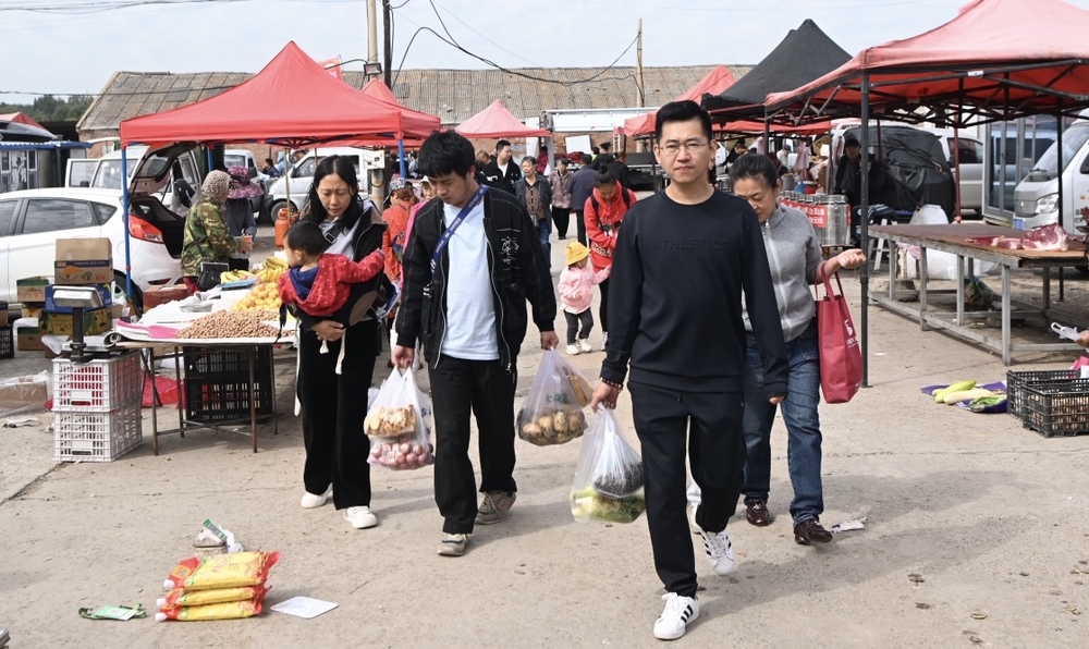 秋日大集里的烟火盛景(图1)