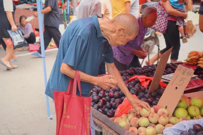 2024年挣钱将会更难！农民手里的4样东西会大幅度升值别害怕杏彩体育(图3)