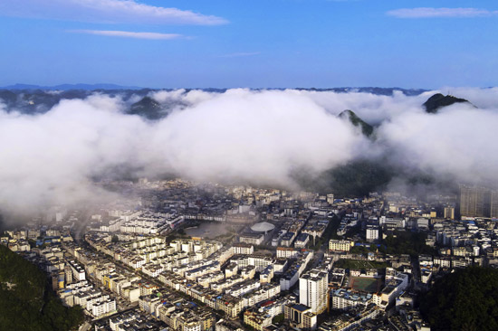 2024年乐业县空气质量平均优良天数达997%杏彩体育(图2)