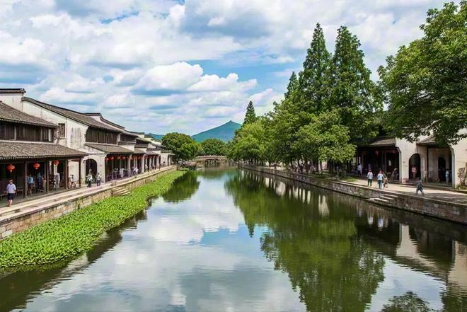 杏彩体育平台乡村民宿：都市人的诗意栖居与乡村的振兴之光(图2)