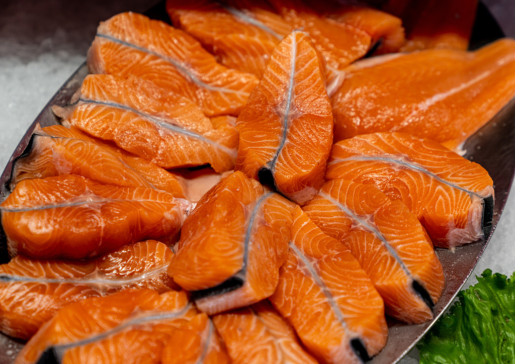 听绿色未来｜戈壁涌出三文鱼杏彩体育平台节水工程赋能多元产业(图3)