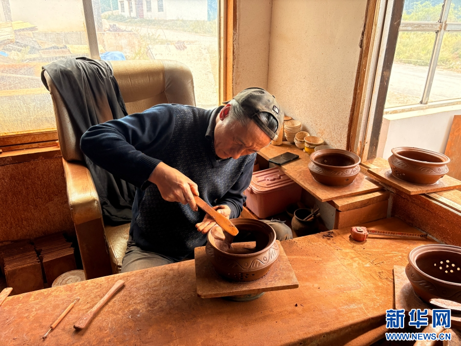 杏彩体育“世界的‘香格里拉’民族团结的家园”网络主题传播活动举行(图4)