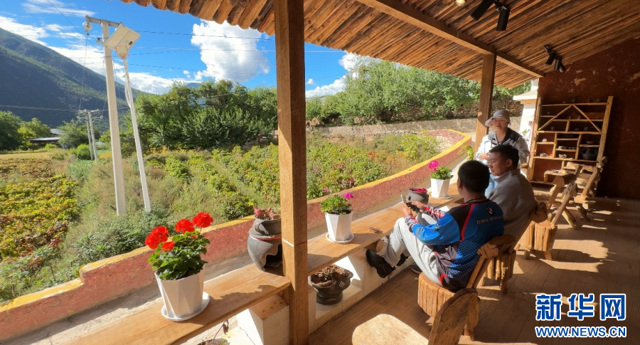 杏彩体育“世界的‘香格里拉’民族团结的家园”网络主题传播活动举行(图5)