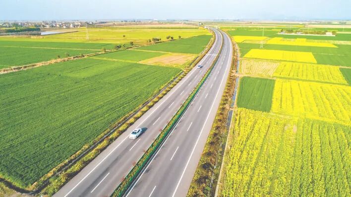 一江两岸正风华半是繁城半田园(图2)