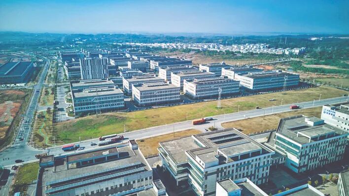 一江两岸正风华半是繁城半田园(图3)